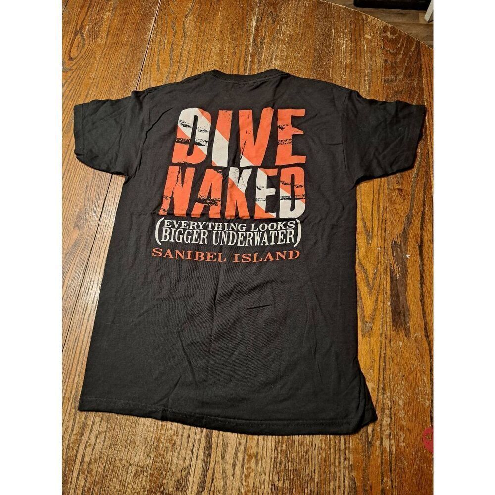 New DuckCo Dive Naked Looks Bigger Sanibel Island Shirt Medium Funny Beach Tee